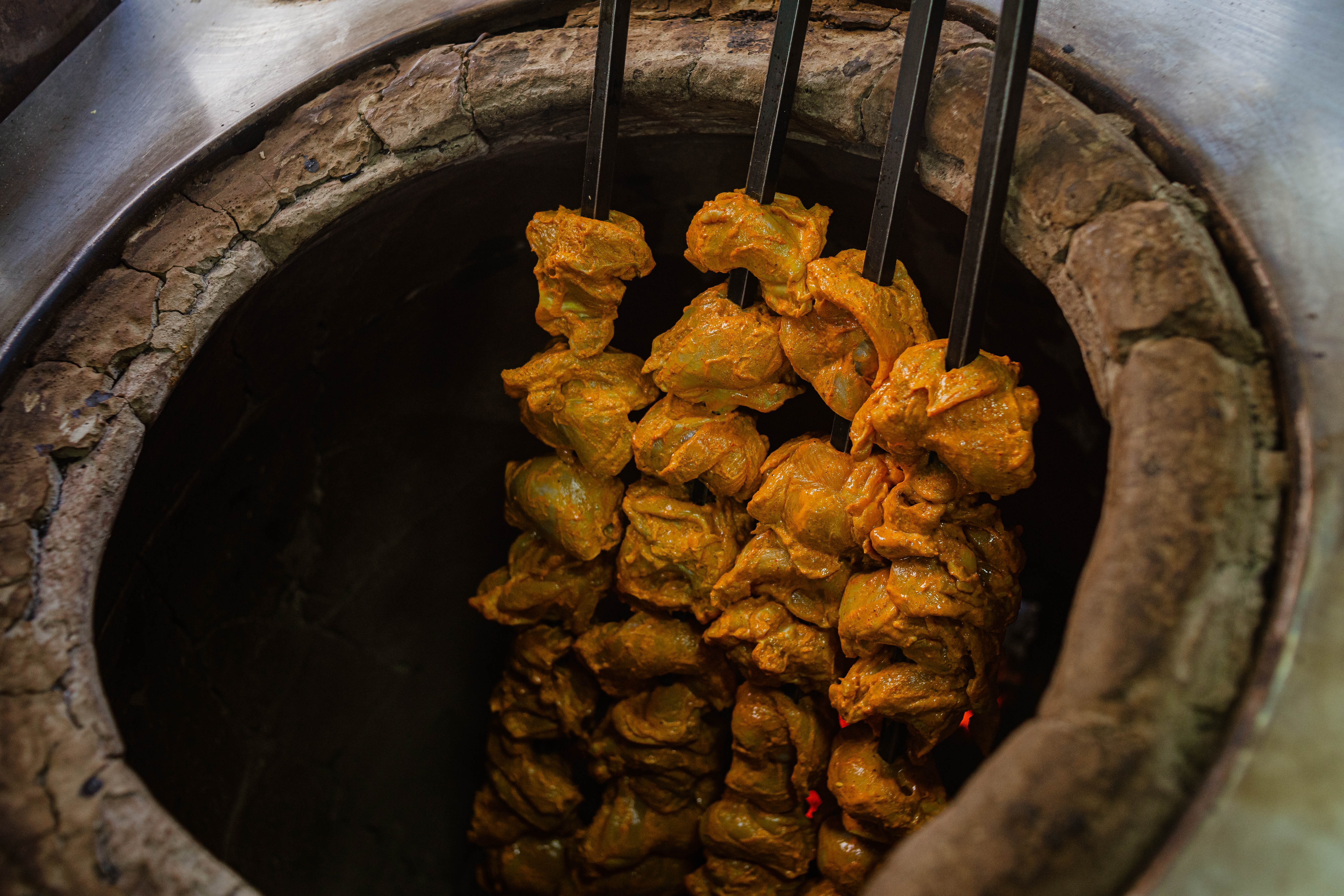 El tandoor: Las raíces profundas en Punjab, Lahore y la conexión con el medio oriente